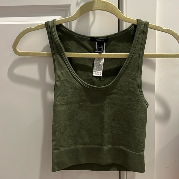 forever 21 tank top, worn a few times, fits a small